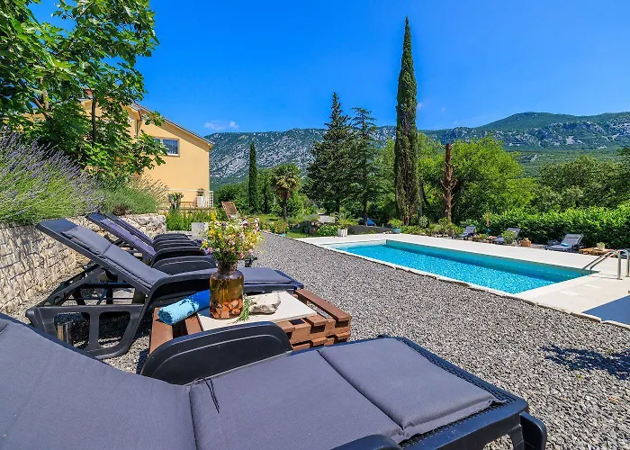 Traumhaftes Mit Pool, Mediterranem Garten, Grill, Babybett, Wifi * Tribalj (Primorsko-Goranska)
