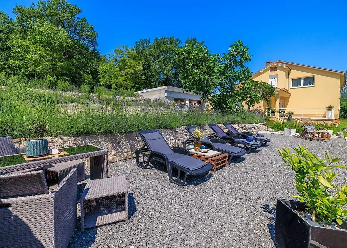Traumhaftes Mit Pool, Mediterranem Garten, Grill, Babybett, Wifi Tribalj (Primorsko-Goranska)