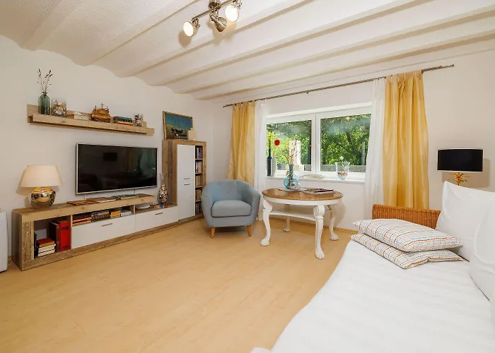 Traumhaftes Mit Pool, Mediterranem Garten, Grill, Babybett, Wifi Tribalj (Primorsko-Goranska)