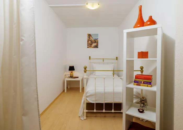 Traumhaftes Mit Pool, Mediterranem Garten, Grill, Babybett, Wifi Apartment
