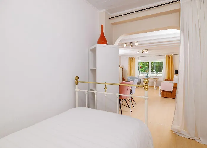 Apartment Traumhaftes Mit Pool, Mediterranem Garten, Grill, Babybett, Wifi Tribalj (Primorsko-Goranska)