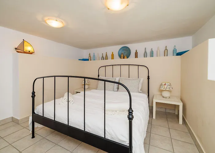 Traumhaftes Mit Pool, Mediterranem Garten, Grill, Babybett, Wifi