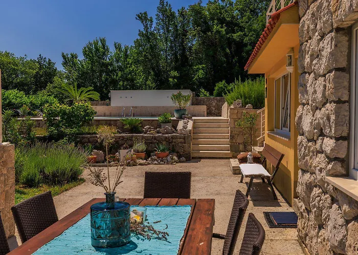 Traumhaftes Mit Pool, Mediterranem Garten, Grill, Babybett, Wifi Tribalj (Primorsko-Goranska)