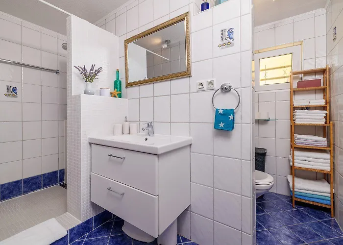 Traumhaftes Mit Pool, Mediterranem Garten, Grill, Babybett, Wifi Tribalj (Primorsko-Goranska)