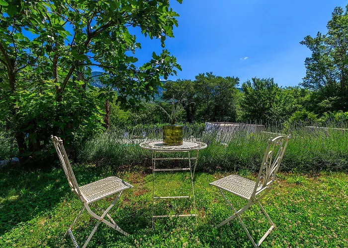 Traumhaftes Mit Pool, Mediterranem Garten, Grill, Babybett, Wifi Apartment
