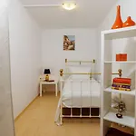 Traumhaftes Mit Pool, Mediterranem Garten, Grill, Babybett, Wifi דירה