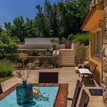 Traumhaftes Mit Pool, Mediterranem Garten, Grill, Babybett, Wifi טריבאלי