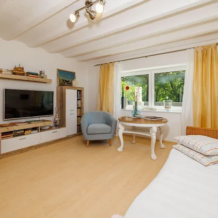 Traumhaftes Mit Pool, Mediterranem Garten, Grill, Babybett, Wifi Tribalj (Primorsko-Goranska)