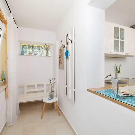Traumhaftes Mit Pool, Mediterranem Garten, Grill, Babybett, Wifi Apartament *