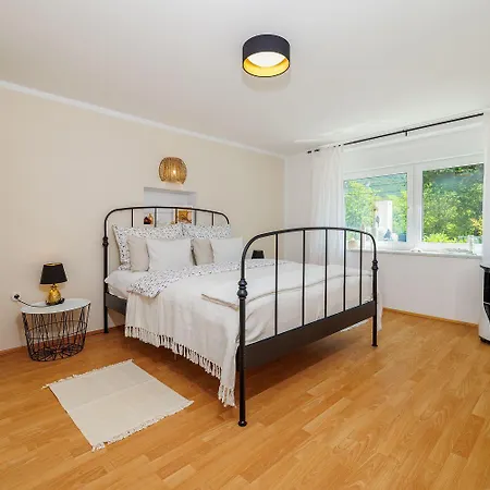 Apartament Traumhaftes Mit Pool, Mediterranem Garten, Grill, Babybett, Wifi Tribalj (Primorsko-Goranska)
