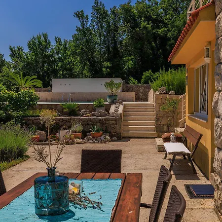 Traumhaftes Mit Pool, Mediterranem Garten, Grill, Babybett, Wifi Tribalj (Primorsko-Goranska)