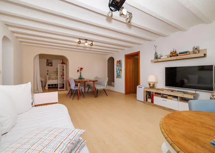 Traumhaftes Mit Pool, Mediterranem Garten, Grill, Babybett, Wifi Apartament Tribalj (Primorsko-Goranska)