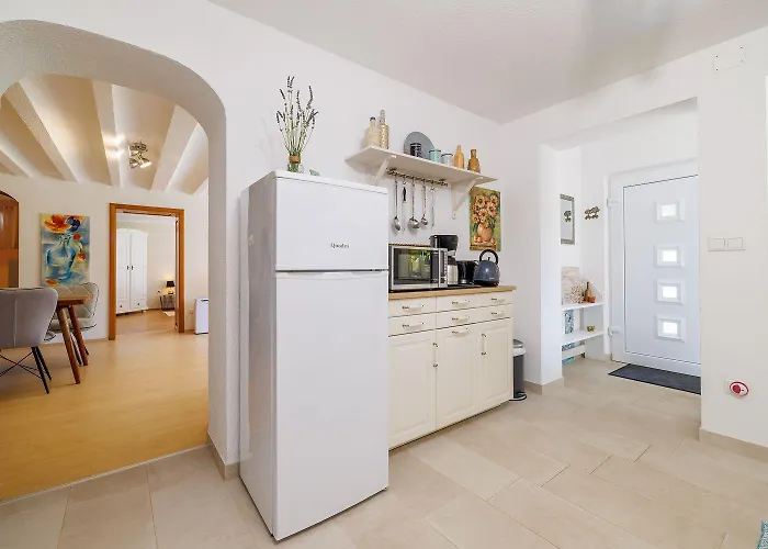 Apartament Traumhaftes Mit Pool, Mediterranem Garten, Grill, Babybett, Wifi