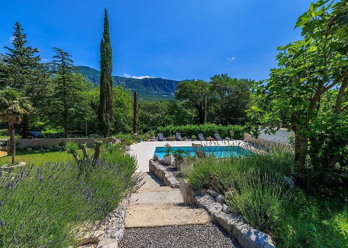 Apartament Traumhaftes Mit Pool, Mediterranem Garten, Grill, Babybett, Wifi *